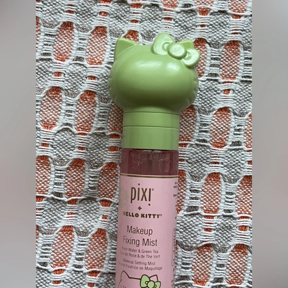 Pixi Hello Kitty Makeup Fixing Mist spray
